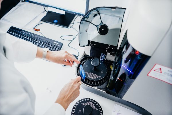 Hygiene Institut des Ruhrgebiets Laborgeräte Testen